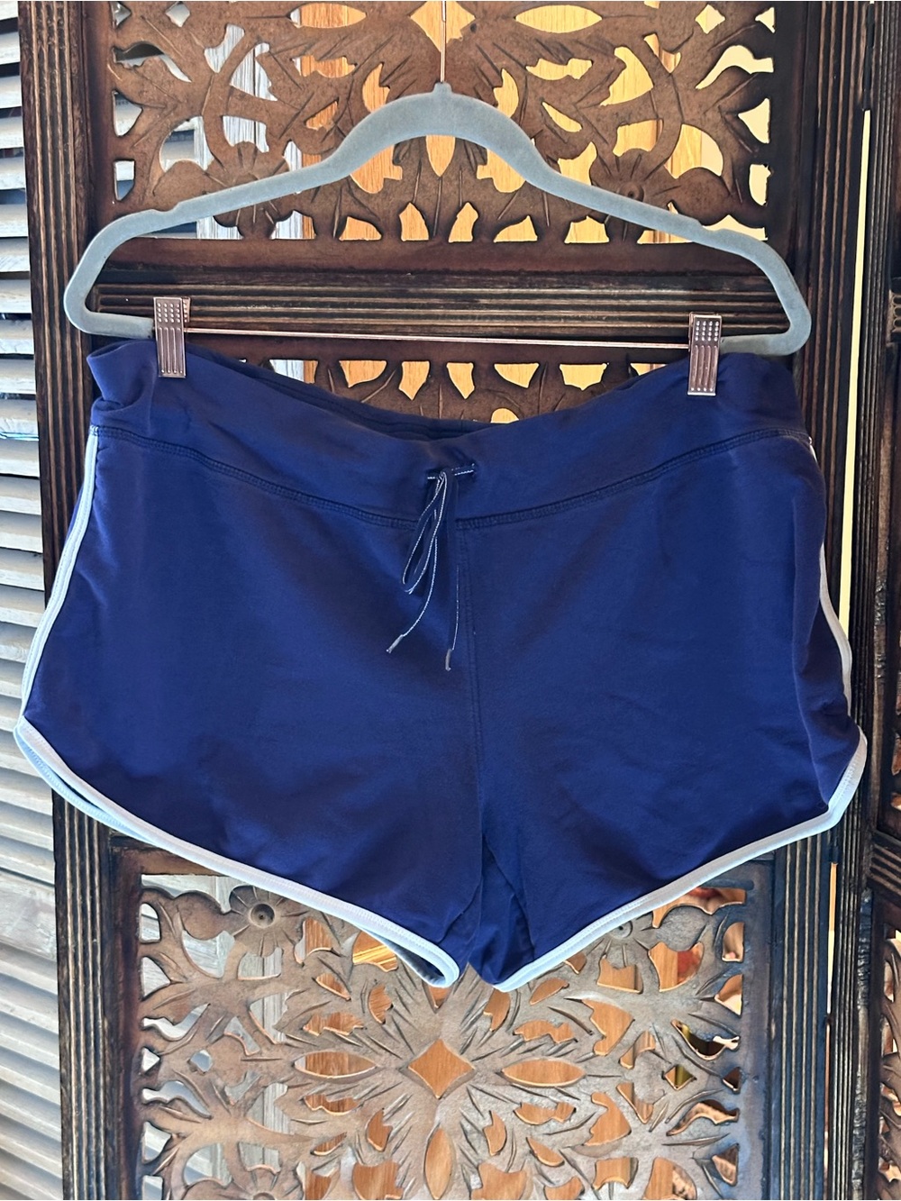 Danskin Now Navy Blue w/White Piping Pull On Drawstring Athletic Shorts.